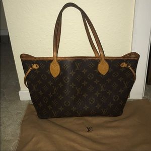 Louis Vuitton never full p.m.